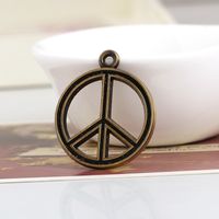 Diy Schmuck Zubehör 36mm * 36mm Hand Gefertigte Rohstoffe Großhandel Bronze Friedens Logo Legierung Halskette Anhänger sku image 1