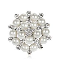 Nouveau Simple Broche De Mode Creative Perle Diamant Alliage Corsage Femmes Chemise Écharpe De Boucle En Gros sku image 1