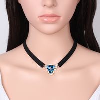 Creative Style 2016 Original Jewelry Korean Velvet Triangle Crystal Necklace Korean Velvet Band Necklace main image 6