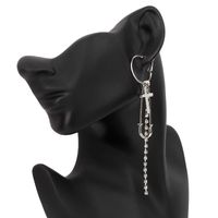 Hot Selling Fashion Hip Hop Retro Temperament Claw Chain Tassel Earrings main image 6