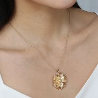 Hot Selling Fashion Chrysanthemum Pendant Women's Necklace Wholesale main image 4