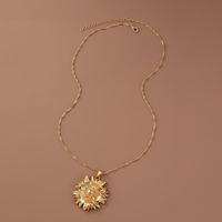 Hot Selling Fashion Chrysanthemum Pendant Women's Necklace Wholesale main image 5