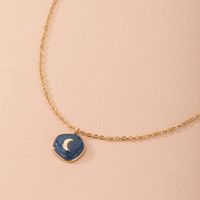 Vente Chaude Mode Collier De Lune Simple Collier Rétro Pendentif Femmes main image 5