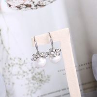 Fashion New Pearl  Double C Wild Flower Alloy Earrings For Women main image 3