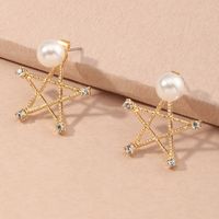 Großhandel Süße Mode Perle Einfache Fünfzackige Stern Diamantohrringe main image 1