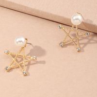Großhandel Süße Mode Perle Einfache Fünfzackige Stern Diamantohrringe main image 3