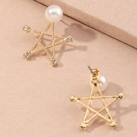 Großhandel Süße Mode Perle Einfache Fünfzackige Stern Diamantohrringe main image 4
