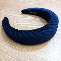 Hot Selling Fashion Striped Velvet Sponge Flat Headband Wholesale main image 3