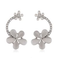 Fashionable Small Flowers Wild Exaggerated Diamond Alloy Earrings sku image 1