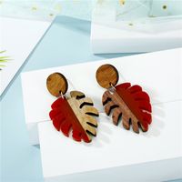 Fashion Hollow Leaf Wood  Retro  Wood Resin Earrings For Women main image 3