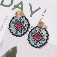 Fashion Personality Exaggerated  Daisy Flower Earrings main image 4