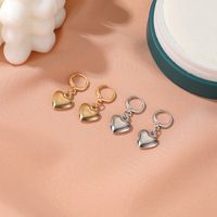 Simple Mirror Three-dimensional Love Earrings Punk Style Metal Heart-shaped Earrings main image 4