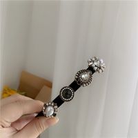 Retro Temperament Wide-sided Wild Outing Cloth Pearl Diamond Flower Headband sku image 3