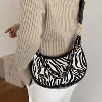 Popular New Trendy  Wild Lady Chain Armpit Bag main image 5