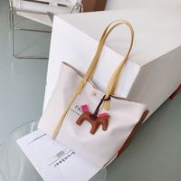 Bolsos Negros Casuales De Cuero Suave De Gran Capacidad Con Un Solo Hombro Para Mujer sku image 3