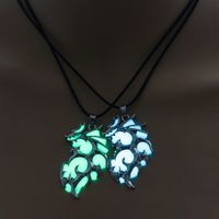 Hot-selling Retro Flying Dragon Luminous Pendant  Fashion Luminous Necklace main image 3