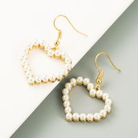 Korean New Retro Geometric Heart-shaped Pearl Earrings Sweet Girl Simple Earrings Wholesale main image 5