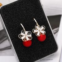 Korea Pearl Earrings 925 Silver Needle Flower Opal Earrings Zircon Earrings Wholesale Nihaojewelry sku image 1