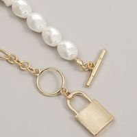 Fashion Asymmetrical Lock  Pendant Pearl Women's Necklace main image 5