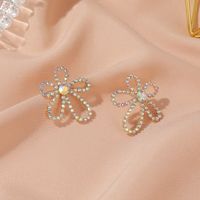 S925 Silver Needle Pearl Flower Simple Sweet Gradient Hollow Flower Boucles D&#39;oreilles main image 5