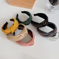 Hot Diamond Knotted Wide-brimmed Velvet Rhinestone Non-slip Simple Headband Wholesale main image 4