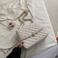 Autumn New Rhombus Quilted Flap Large-capacity Shoulder Embroidered Thread Chain Bag sku image 3