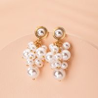 Korean Fashion Pearl Simple Alloy Earrings For Women Wholesale main image 1