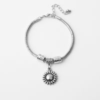 Hot Selling Simple Alloy Sunflower Pendant Chain Bracelet Wholesale main image 2