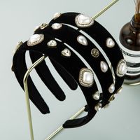 Exquisite Alloy Flannel Heart-shaped Pearl Headband main image 1