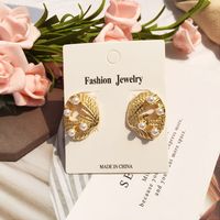 Fashion Pearl Creative Hollow Scallop Alloy Earrings main image 2