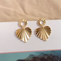 Nouvelles Boucles D&#39;oreilles En Forme De Cœur Pêche En Métal De Style Punk main image 2