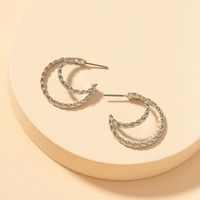 Fashion Double Metal C Earrings main image 3