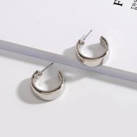 Simple Fashion Metal C-shaped Earrings main image 5