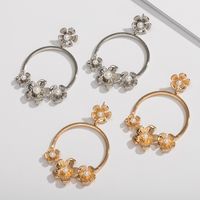 New Simple Pearl Flower Earrings main image 1