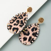 Creative Leather Double-sided Leopard Print Earrings main image 3