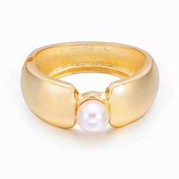 Gold And Silver Wide-sided Fashion Pearl Bracelet main image 5