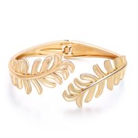Fashion Gold-plated Leaf Diamond Bracelet main image 1