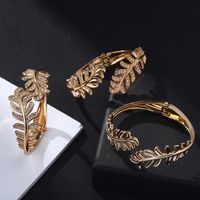 Fashion Gold-plated Leaf Diamond Bracelet main image 5