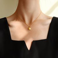 Simple Fashion Lock Pendant Zircon Necklace main image 2