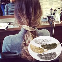 Retro Exaggerated Metal Feather Hairpin main image 1