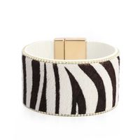 Horsehair Leopard Print Wide Side Magnetic Buckle Bracelet main image 1