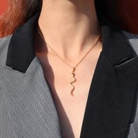 Fashion Curved Snake-shaped Pendant Necklace main image 2