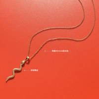 Fashion Curved Snake-shaped Pendant Necklace main image 6