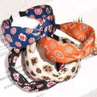 Retro Printed Wide-brimmed Headband main image 1