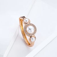 Retro Inlaid Pearl Alloy Gold-plated Bracelet main image 3