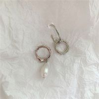 Fashionable Asymmetric Pearl Earrings main image 3