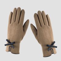 New Simple Bow Gloves Female Autumn And Winter Warm Points Finger Touch Screen Gloves sku image 1