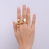 2021tiktok Vente Chaude Simple Et Exagéré Géométrique Étoile À Cinq Branches Graphique Anneau Européen Et Américain Ins Style Main Bijoux A082 sku image 1