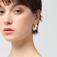 Lady C Shape Inlaid Pearls Alloy Pearl Earrings main image 2