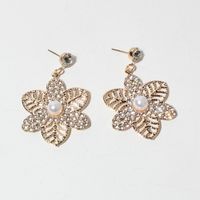 Koreanische Mode-persönlichkeit Retro-elegante Blumenohrringe Süßes Temperament Blütenblatt Super Fee Einfache Ohrringe main image 4